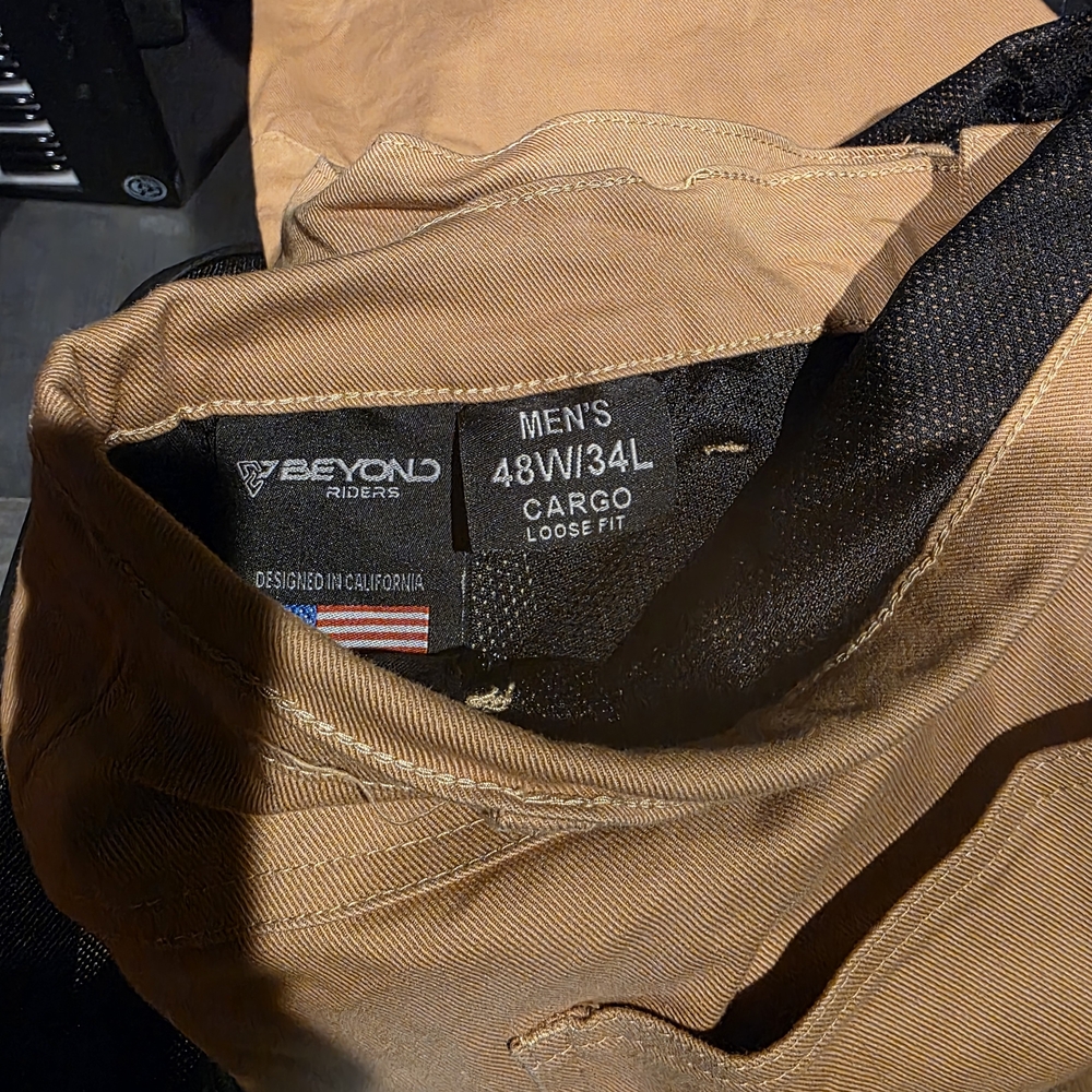 Beyond Riders Relaxed Fit Cargo Pants - Picture 4 of 5
